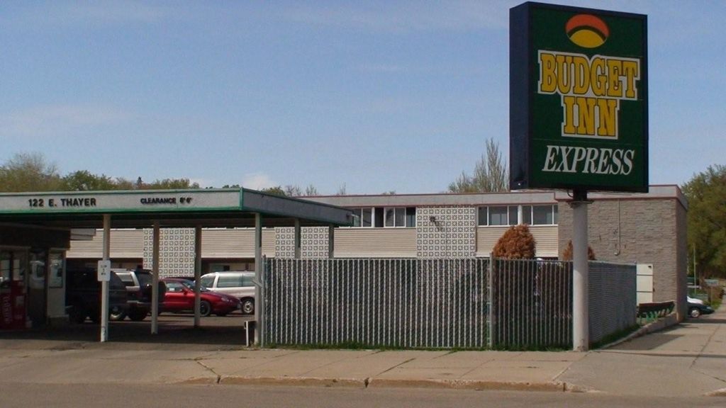 Budget Inn Express Bismarck Exterior photo