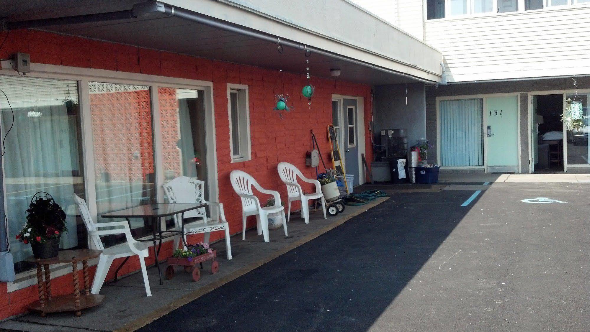 Budget Inn Express Bismarck Exterior photo